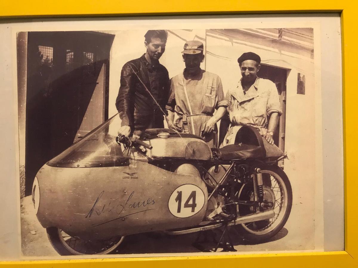 B&B " Guzzi - Inn " แมนเดลโล เดล ลาริโอ ภายนอก รูปภาพ